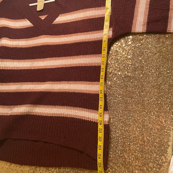 New oversized V-neck sweater American Eagle outfitters - Picture 3 of 4